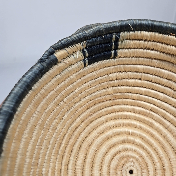 Vintage African Hand‎ Woven Coil Basket/Bowl and Trivet Natural Rattan Primitive - Picture 6 of 17